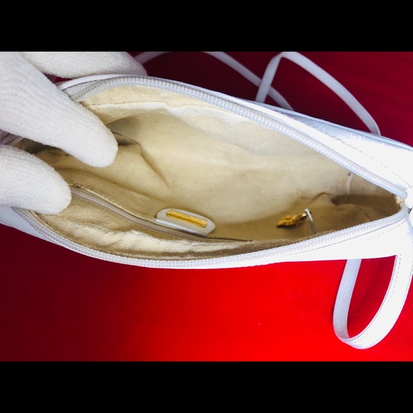 Gucci Crossbody Bag - Picture 6 of 8